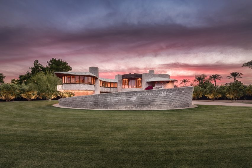 Photographing Wright by Andrew Peilage