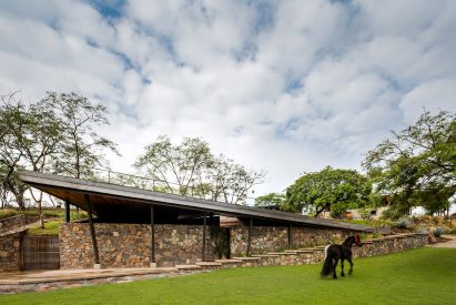 Rancho El Descanso by Miguel García Martín
