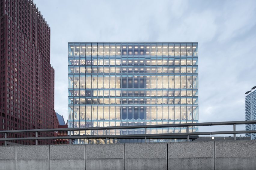 Rijnstraat 8 by OMA and Ellen van Loon