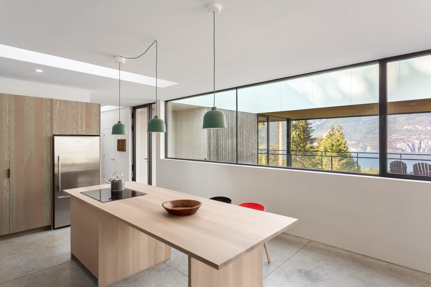 Stilt House by Hunter Office Architecture