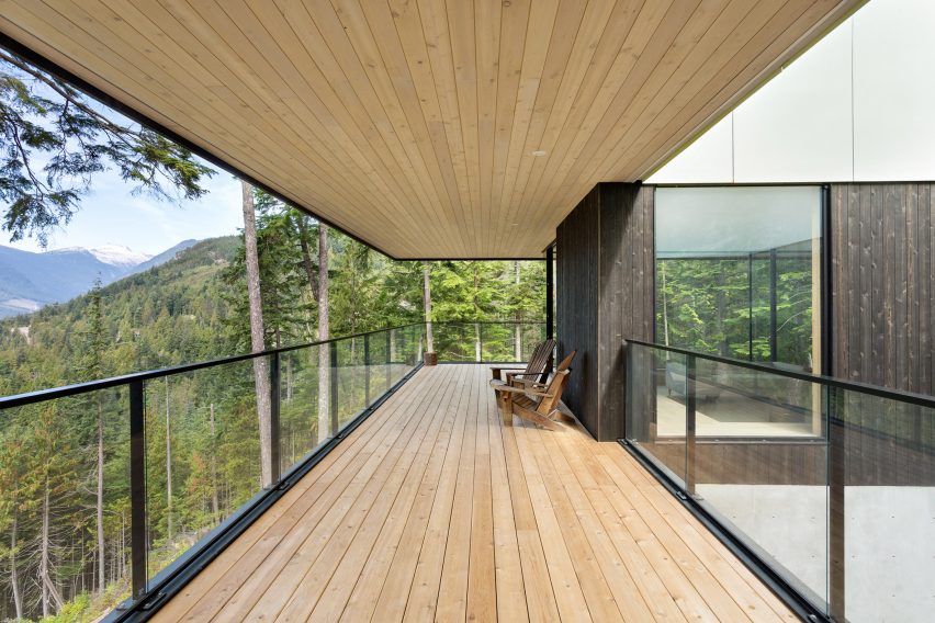 Stilt House by Hunter Office Architecture