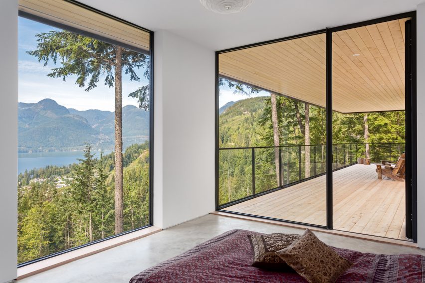 Stilt House by Hunter Office Architecture