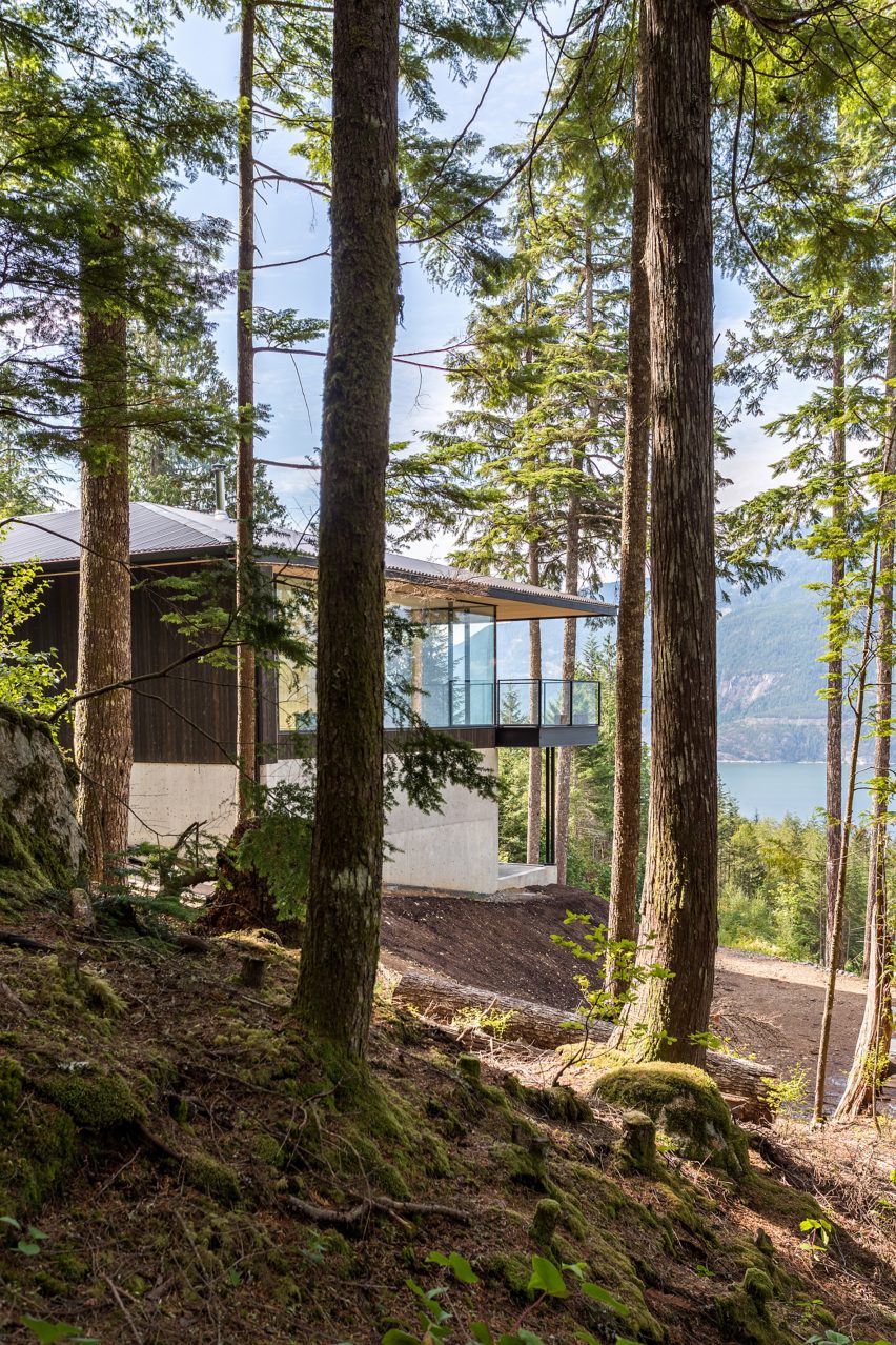 Stilt House by Hunter Office Architecture