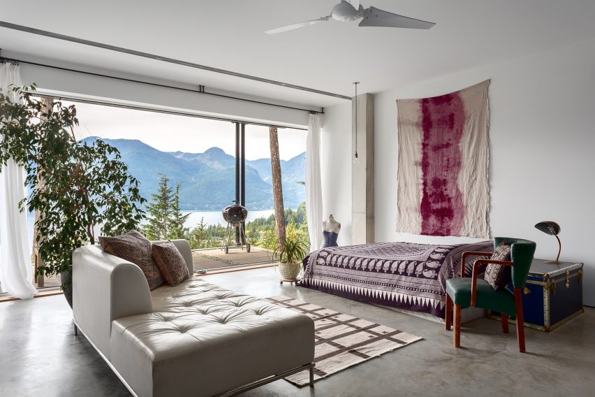 Stilt House by Hunter Office Architecture