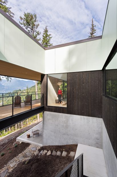 Stilt House by Hunter Office Architecture