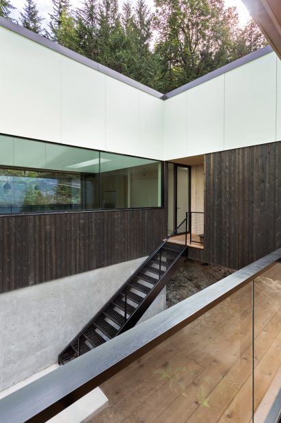 Stilt House by Hunter Office Architecture