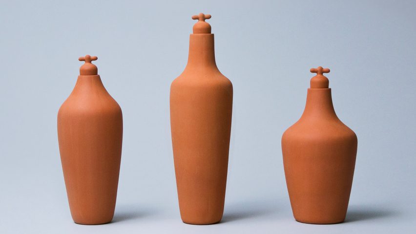 Tap water carafe by Lotte de Raadt