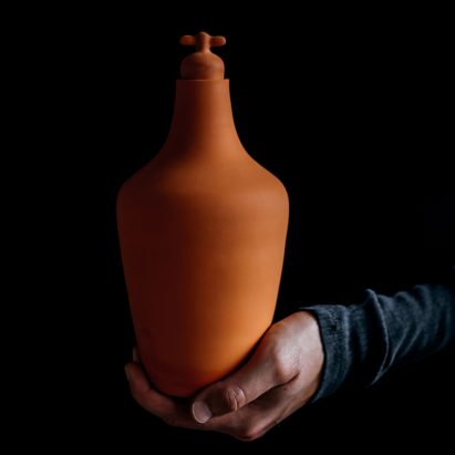 Tap water carafe by Lotte de Raadt