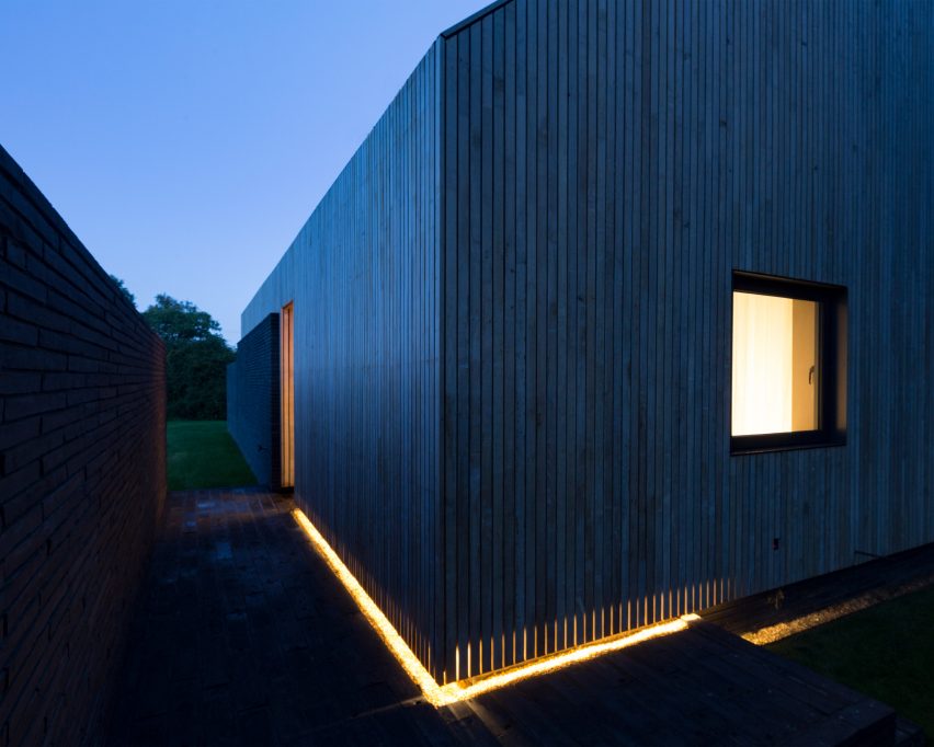 Wooden annexe by Hampshire-based architects Strom.