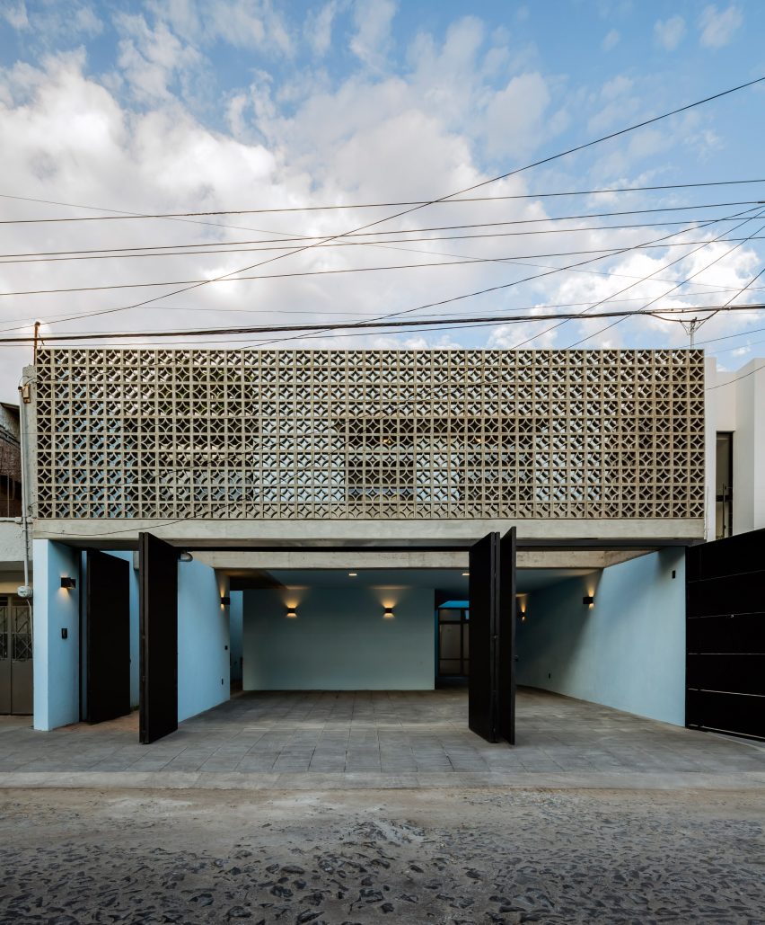 Casa Azul by Delfino Lozano