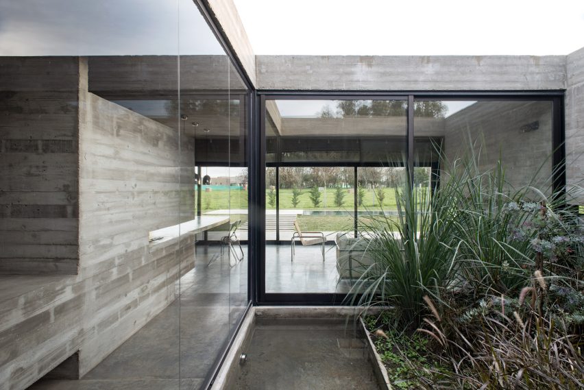 Casa Mach by Luciano Kruk