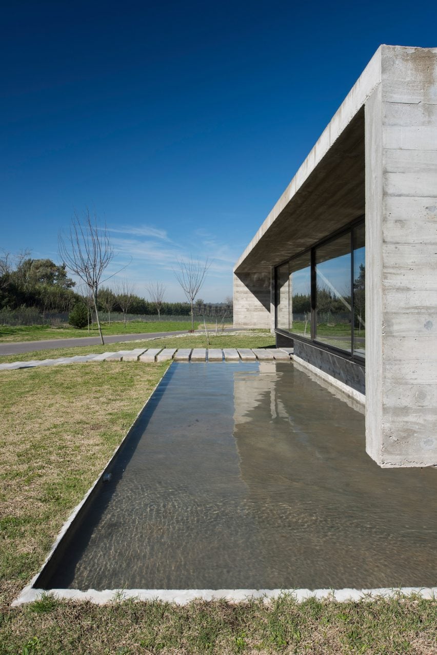 Casa Mach by Luciano Kruk