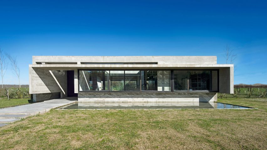 Casa Mach by Luciano Kruk