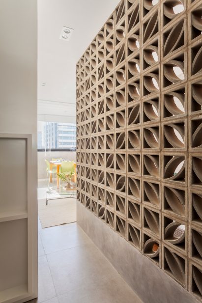 Compact studio by Tria Arquitetura
