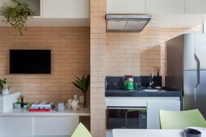 Compact studio by Tria Arquitetura