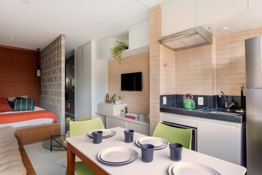 Compact studio by Tria Arquitetura