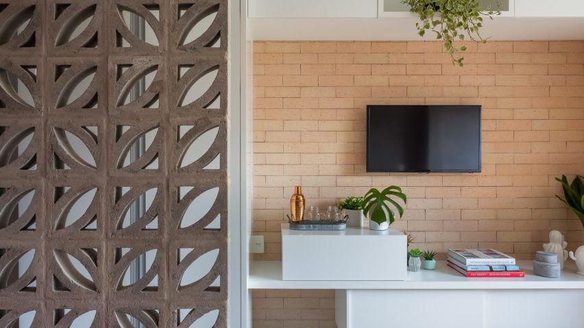 Compact studio by Tria Arquitetura