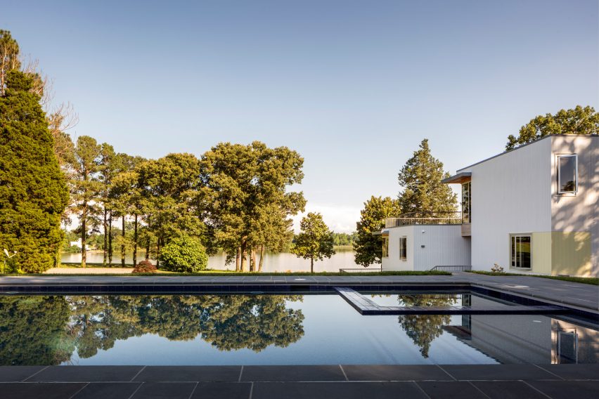 Deep Point Road House by BFDO Architects