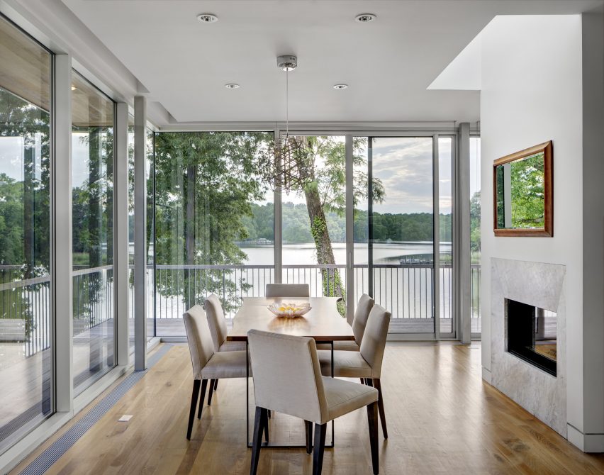 Deep Point Road House by BFDO Architects