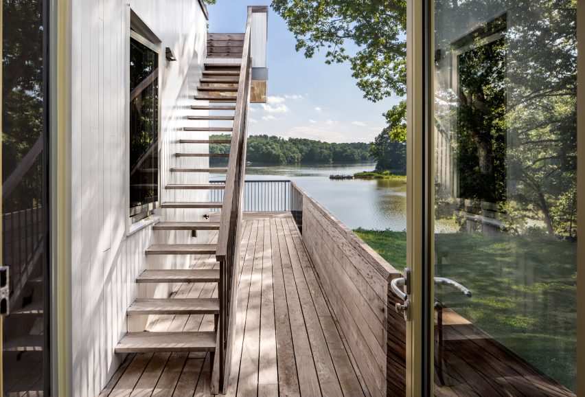 Deep Point Road House by BFDO Architects