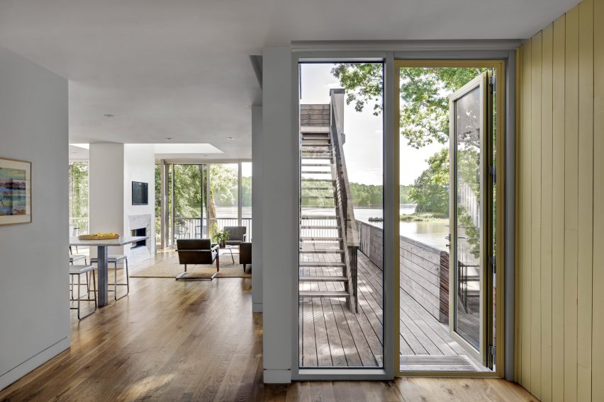 Deep Point Road House by BFDO Architects