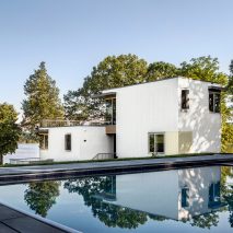 Deep Point Road House by BFDO Architects