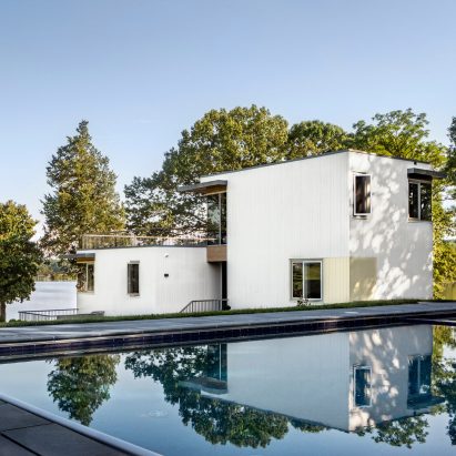 Deep Point Road House by BFDO Architects