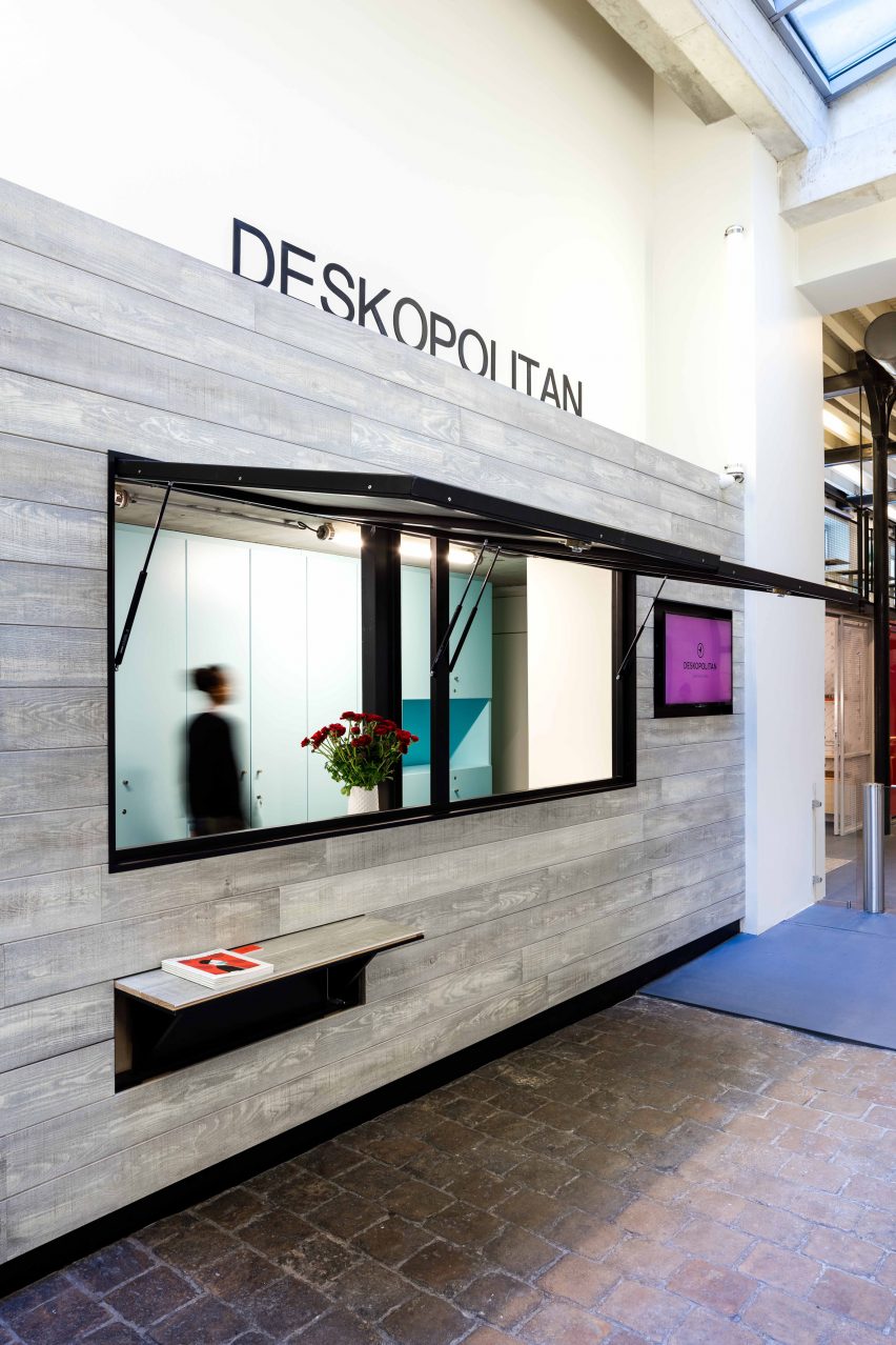 Deskopolitan by Linda Morey-Burrows