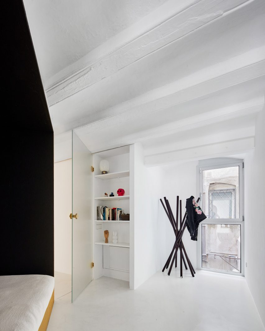 Duplex Tibbaut by Raul Sanchez Architects