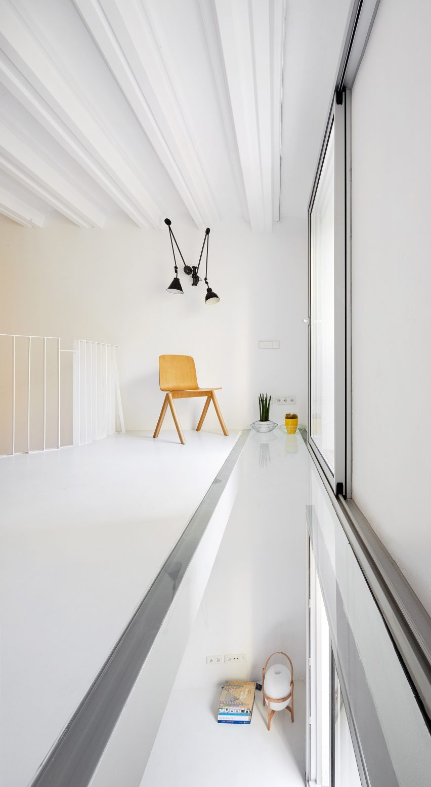 Duplex Tibbaut by Raul Sanchez Architects