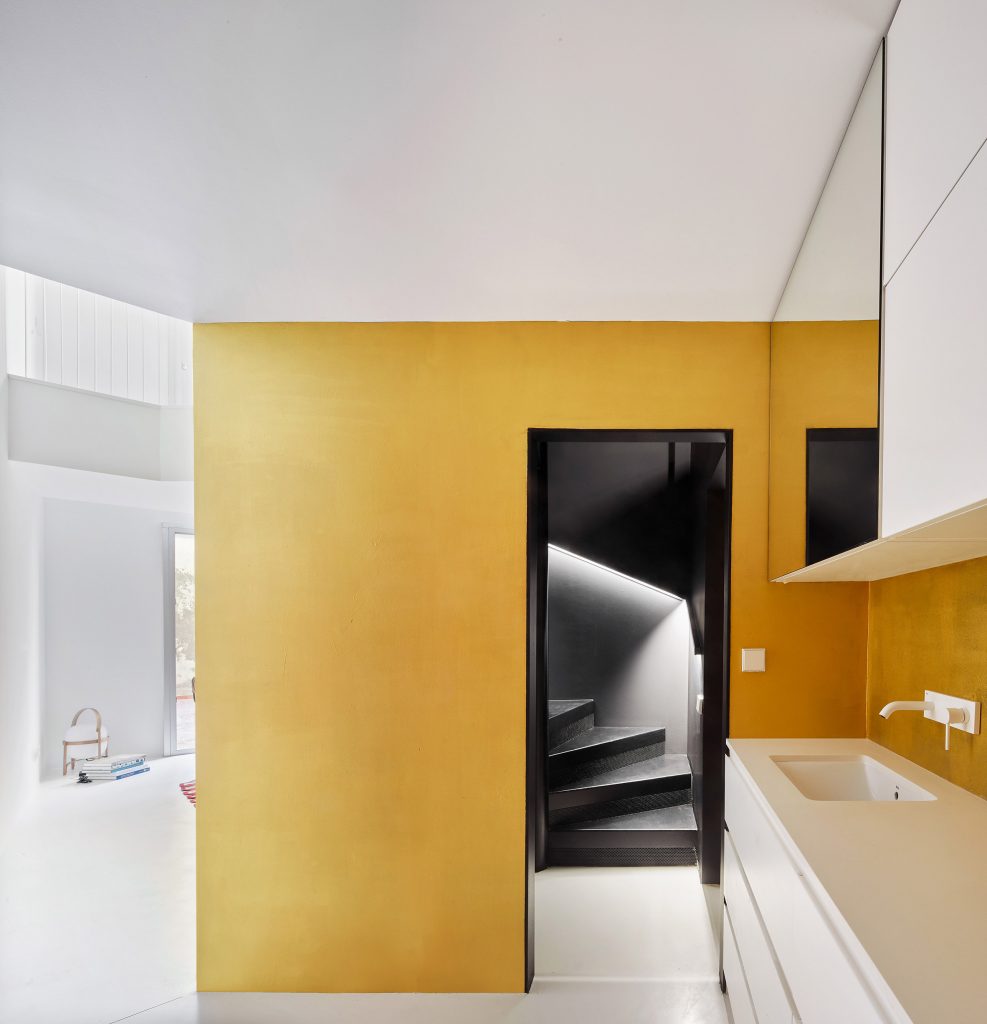 Duplex Tibbaut by Raul Sanchez Architects
