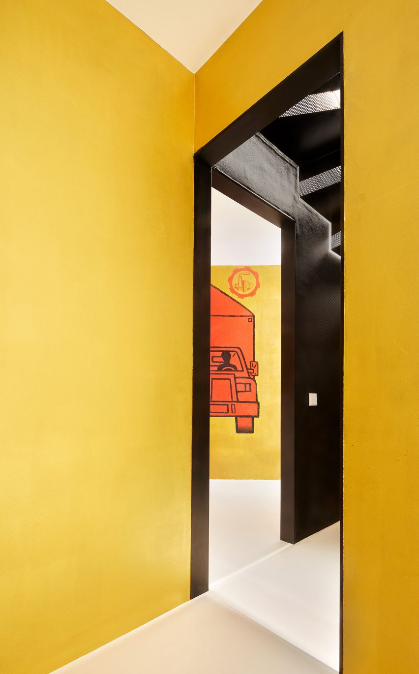 Duplex Tibbaut by Raul Sanchez Architects