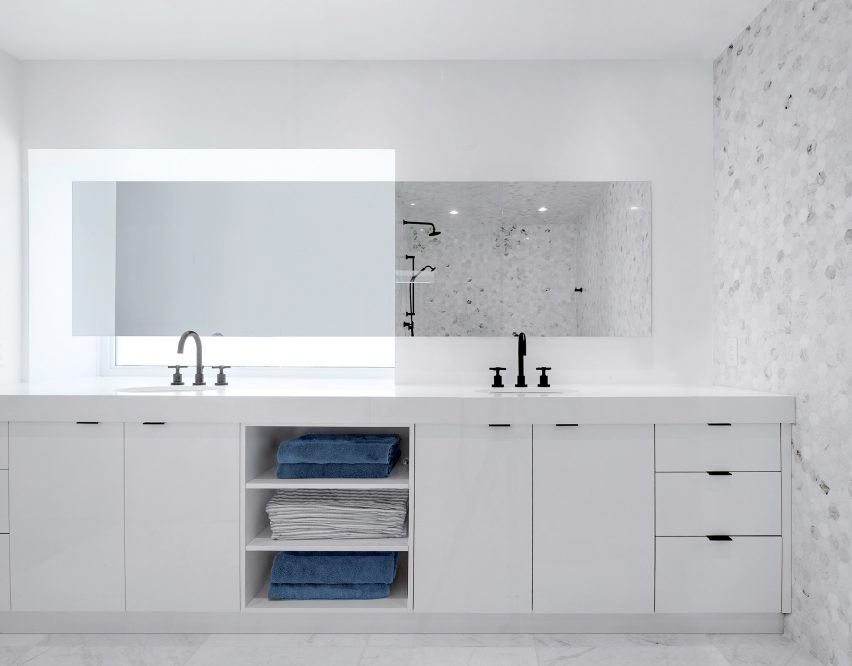 Hilton Residence by StudioAC