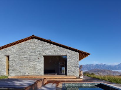 House in Jackson by McLean Quinlan