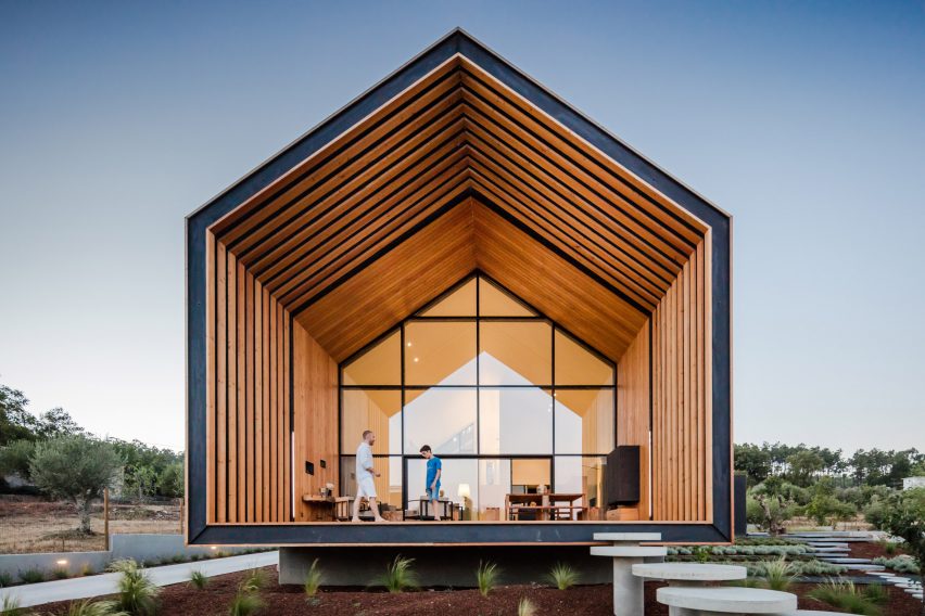 House in Ourem by Filipe Saraiva Arquitectos