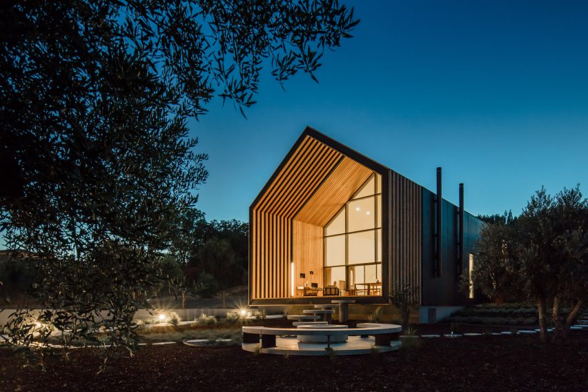 House in Ourem by Filipe Saraiva Arquitectos
