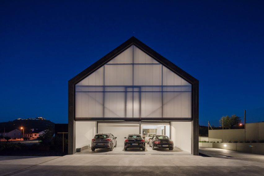 House in Ourem by Filipe Saraiva Arquitectos