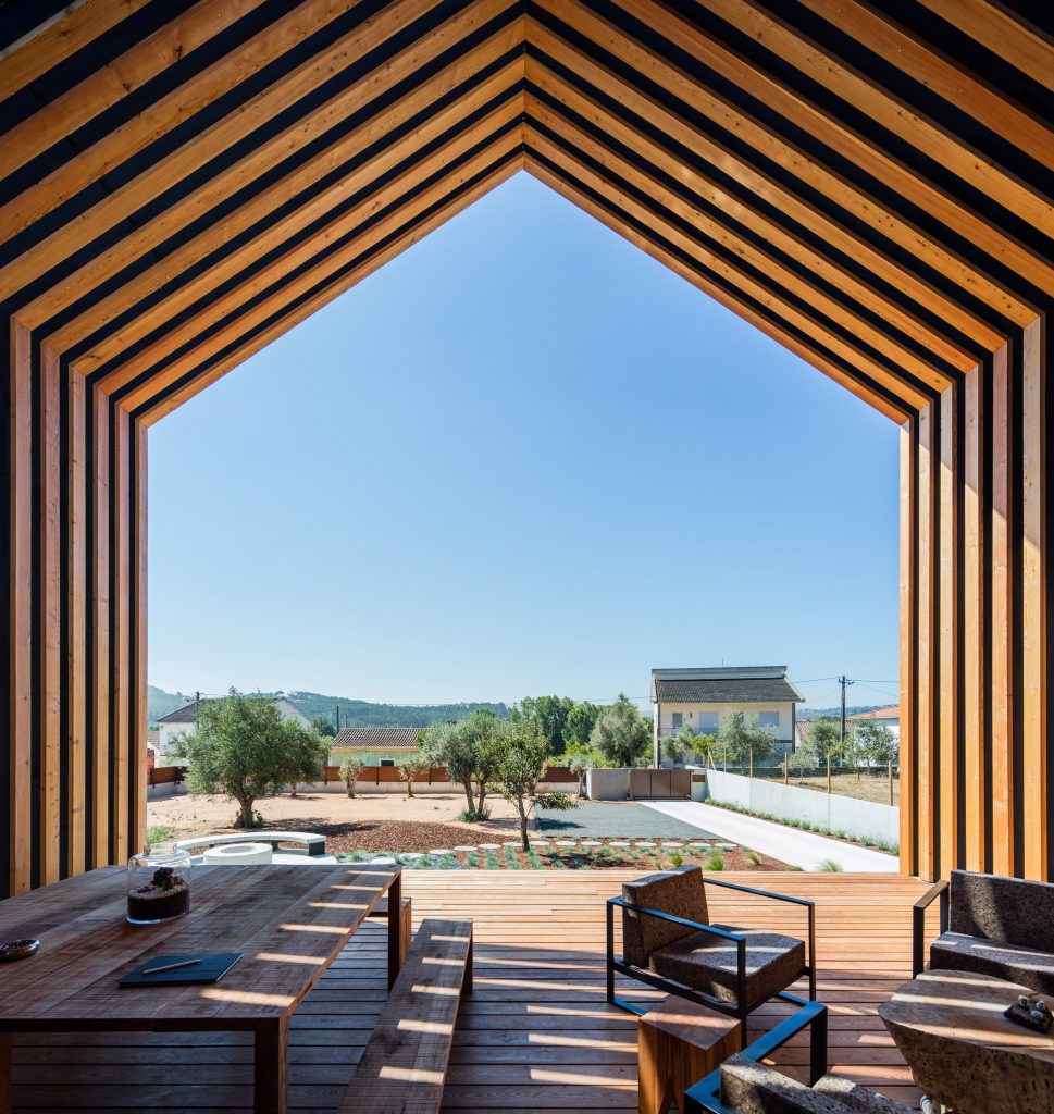 House in Ourem by Filipe Saraiva Arquitectos