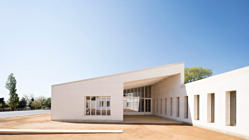 Combas uses natural stone to build “warm and robust” juvenile detention facility in Marseille