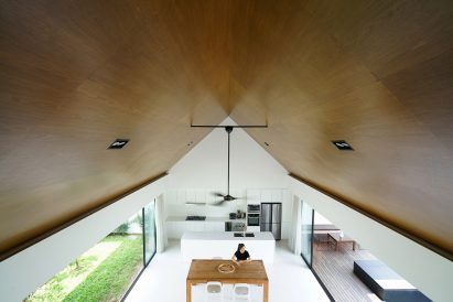 Knikno House by Fabian Tan Architect