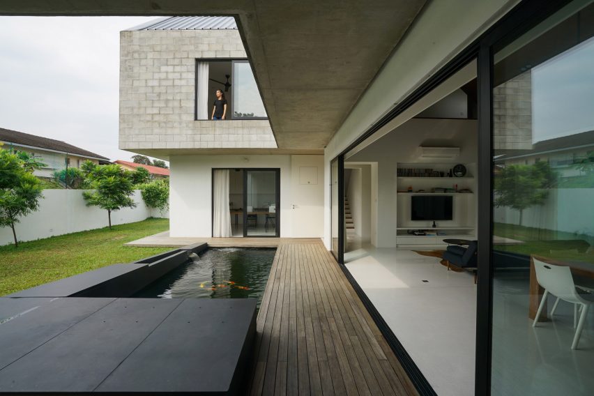 Knikno House by Fabian Tan Architect