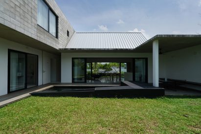 Knikno House by Fabian Tan Architect