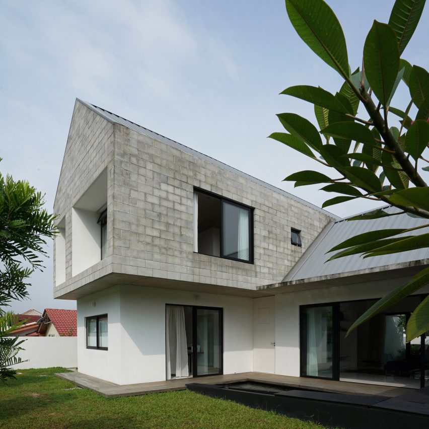 Knikno House by Fabian Tan Architect