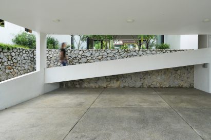 Knikno House by Fabian Tan Architect