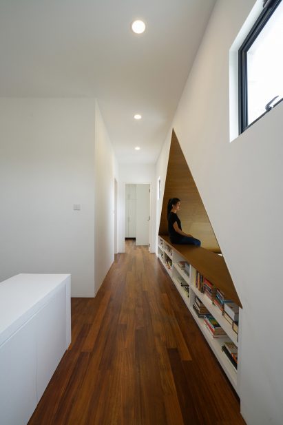 Knikno House by Fabian Tan Architect