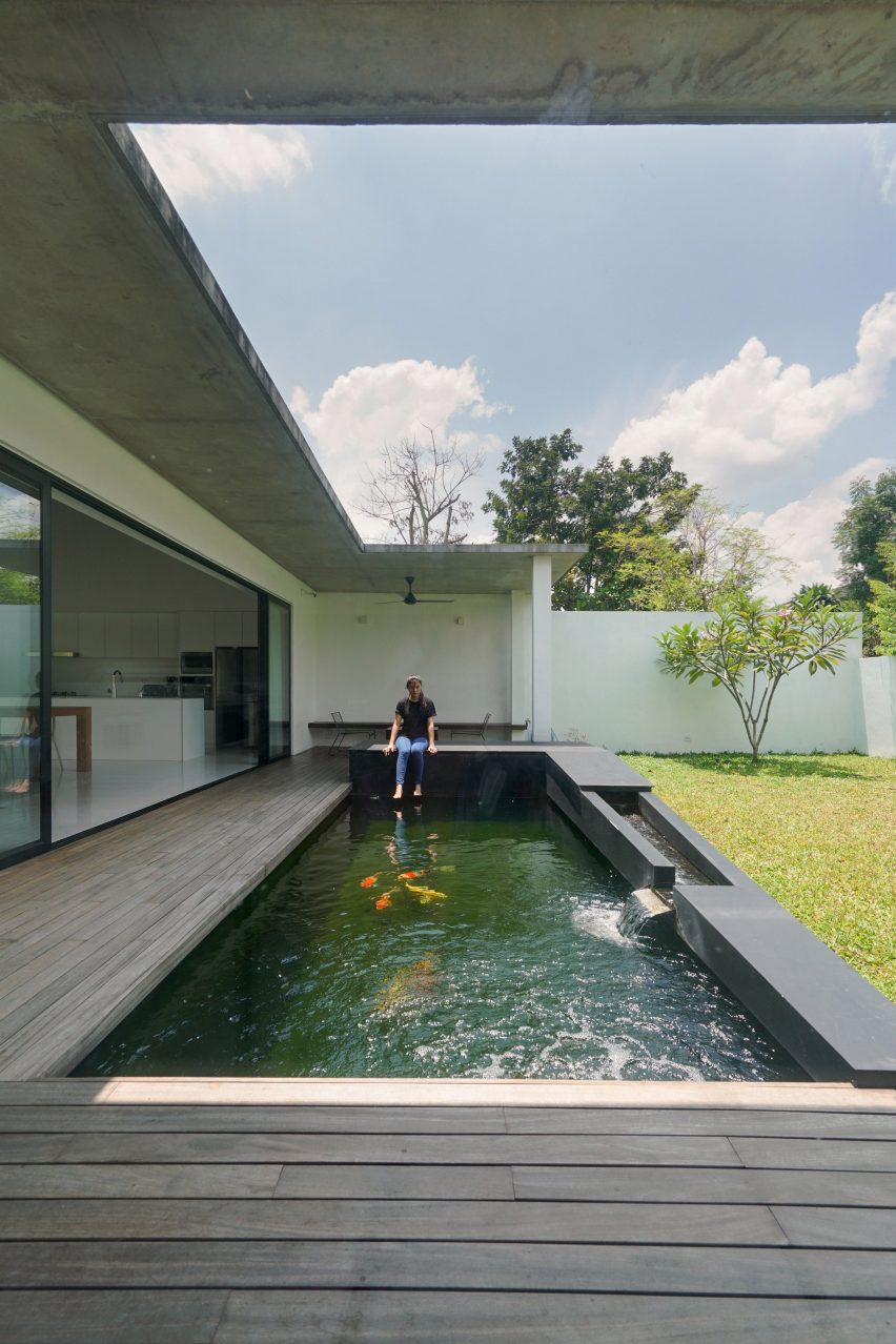 Knikno House by Fabian Tan Architect