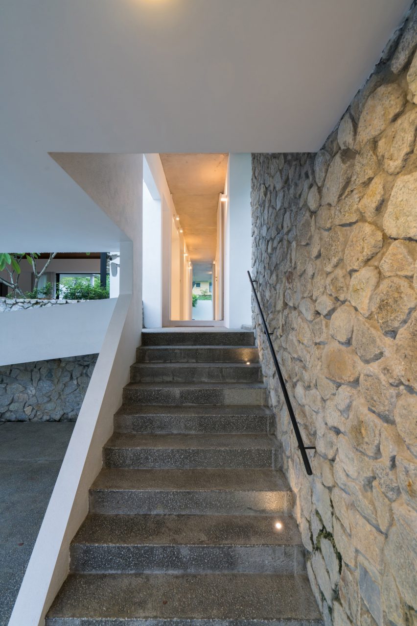 Knikno House by Fabian Tan Architect