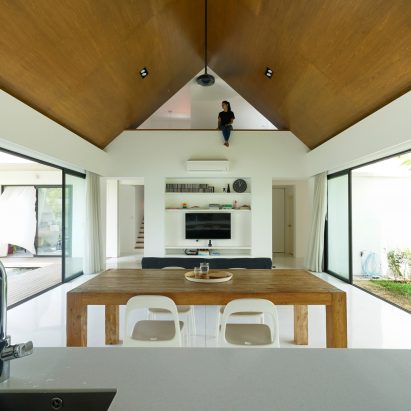Knikno House by Fabian Tan Architect