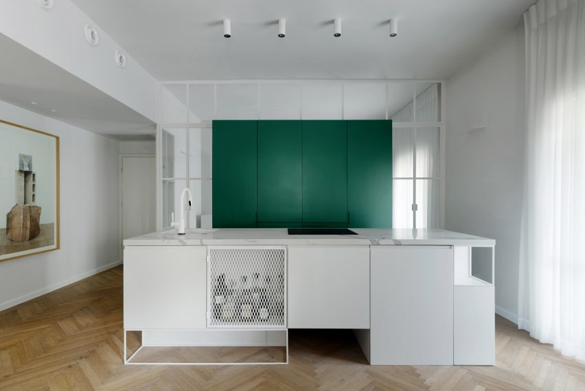 Renovated Bauhaus apartment by Lital Ophir and Ilana Bronfen