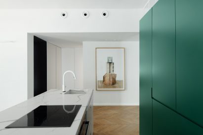 Renovated Bauhaus apartment by Lital Ophir and Ilana Bronfen